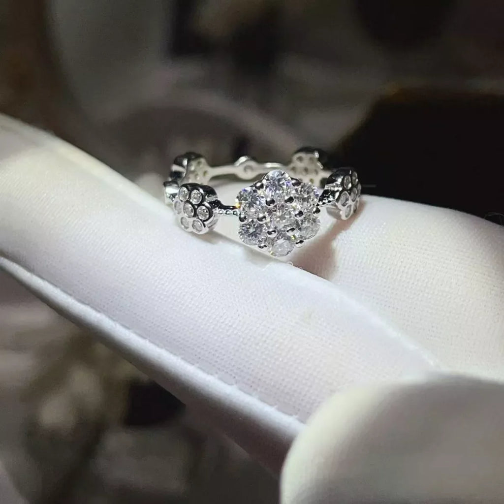 925 Sterling Silver Moissanite Flower Ring