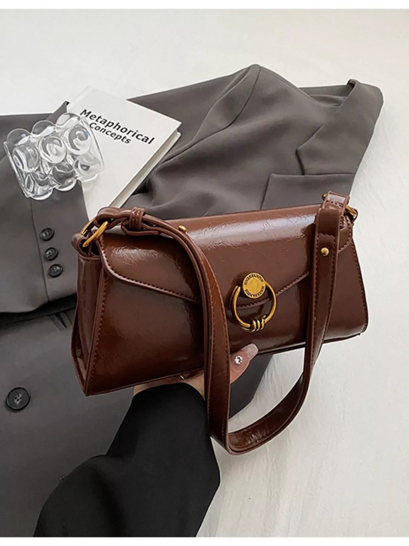 Retro Ring Decor Shoulder Bag