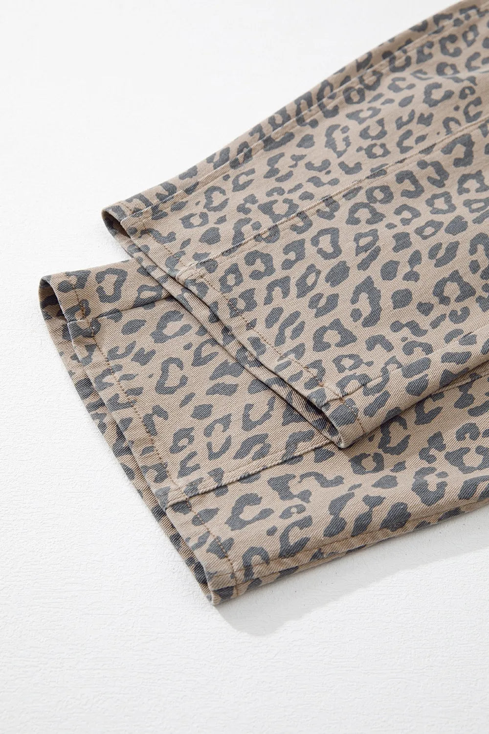 Leopard Printed Drawstring Waist Pocketed Wide Leg Jeans