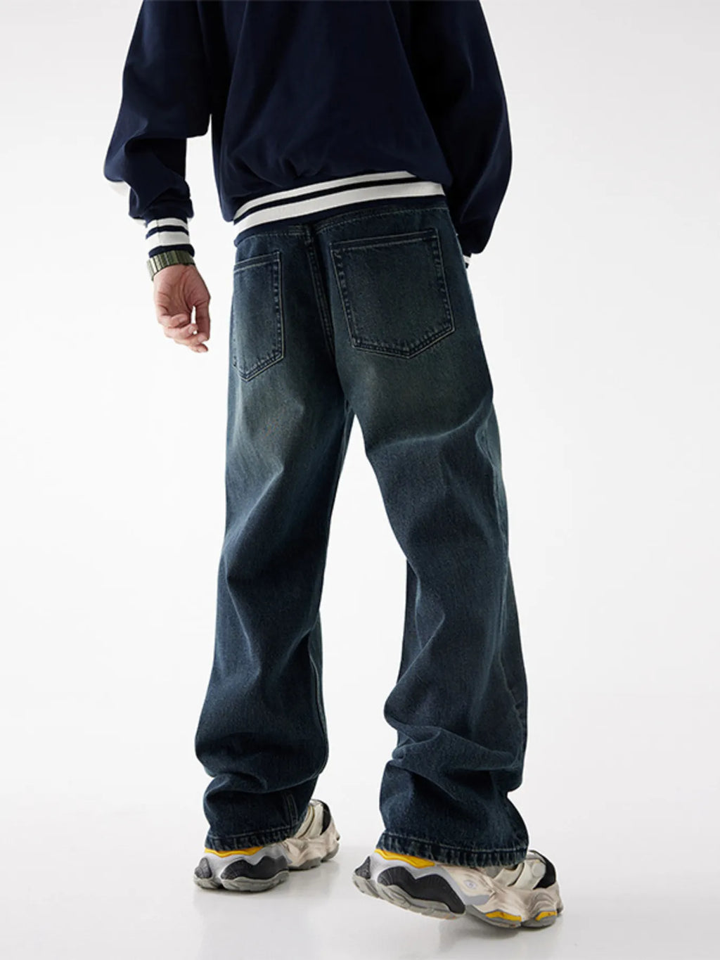 Men's Relaxed Fit Washed Jeans