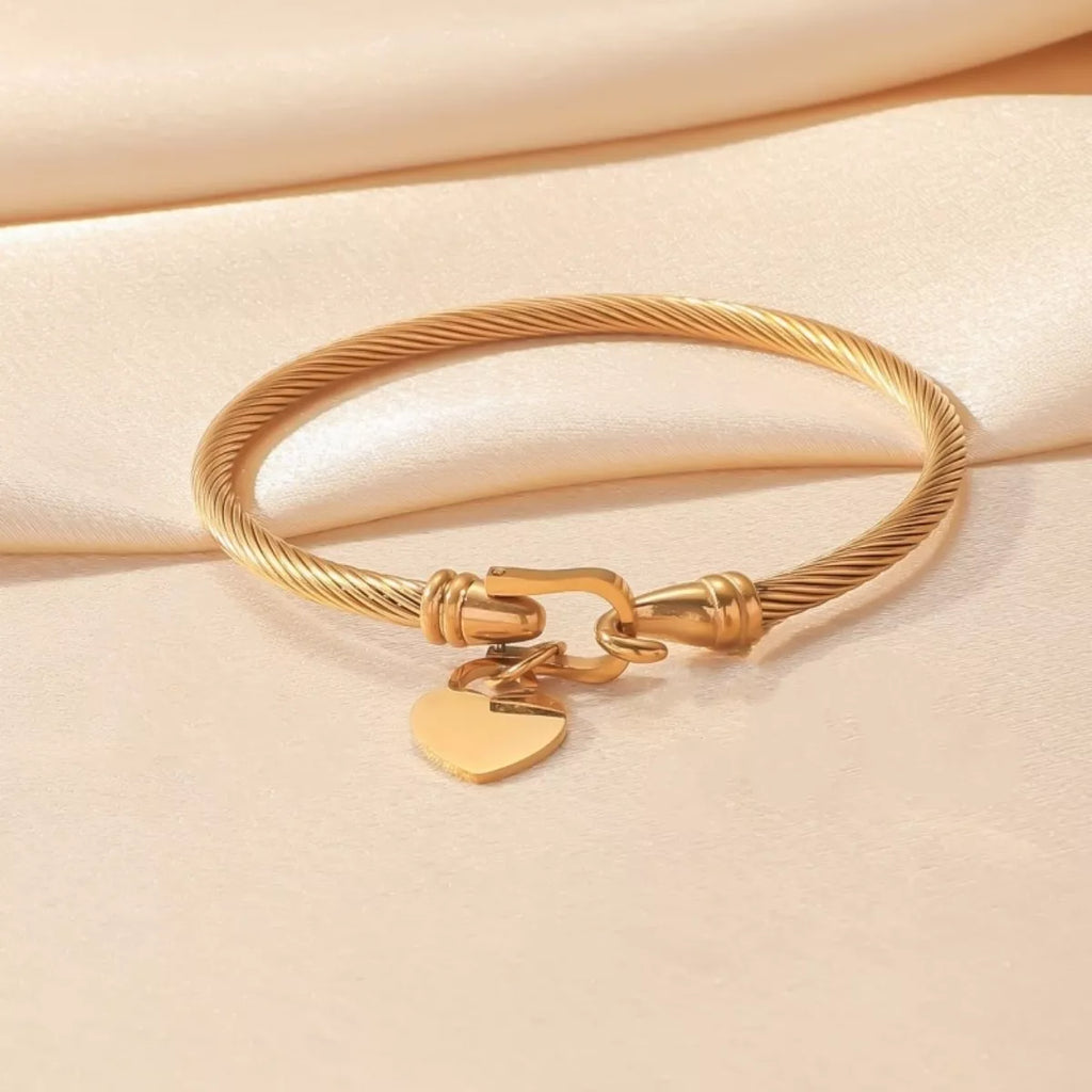 18K Gold-Plated Heart Earrings and Bracelet Jewelry Set